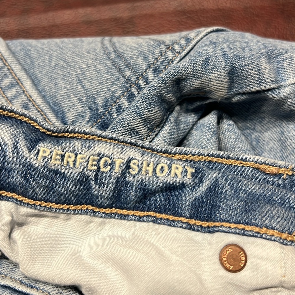 American Eagle Outfitters Women's Faded Blue Jean Shorts - Picture 5 of 5